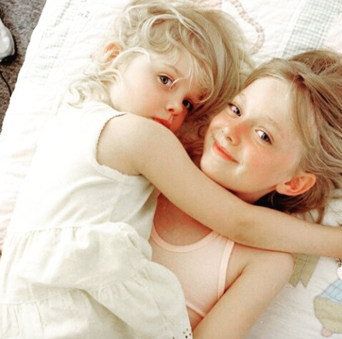 Fanning Sisters: Dakota and Elle.