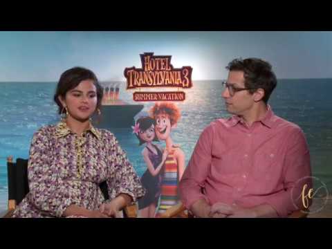 Family Vacations: Selena Gomez & Andy Samberg - Family Entourage